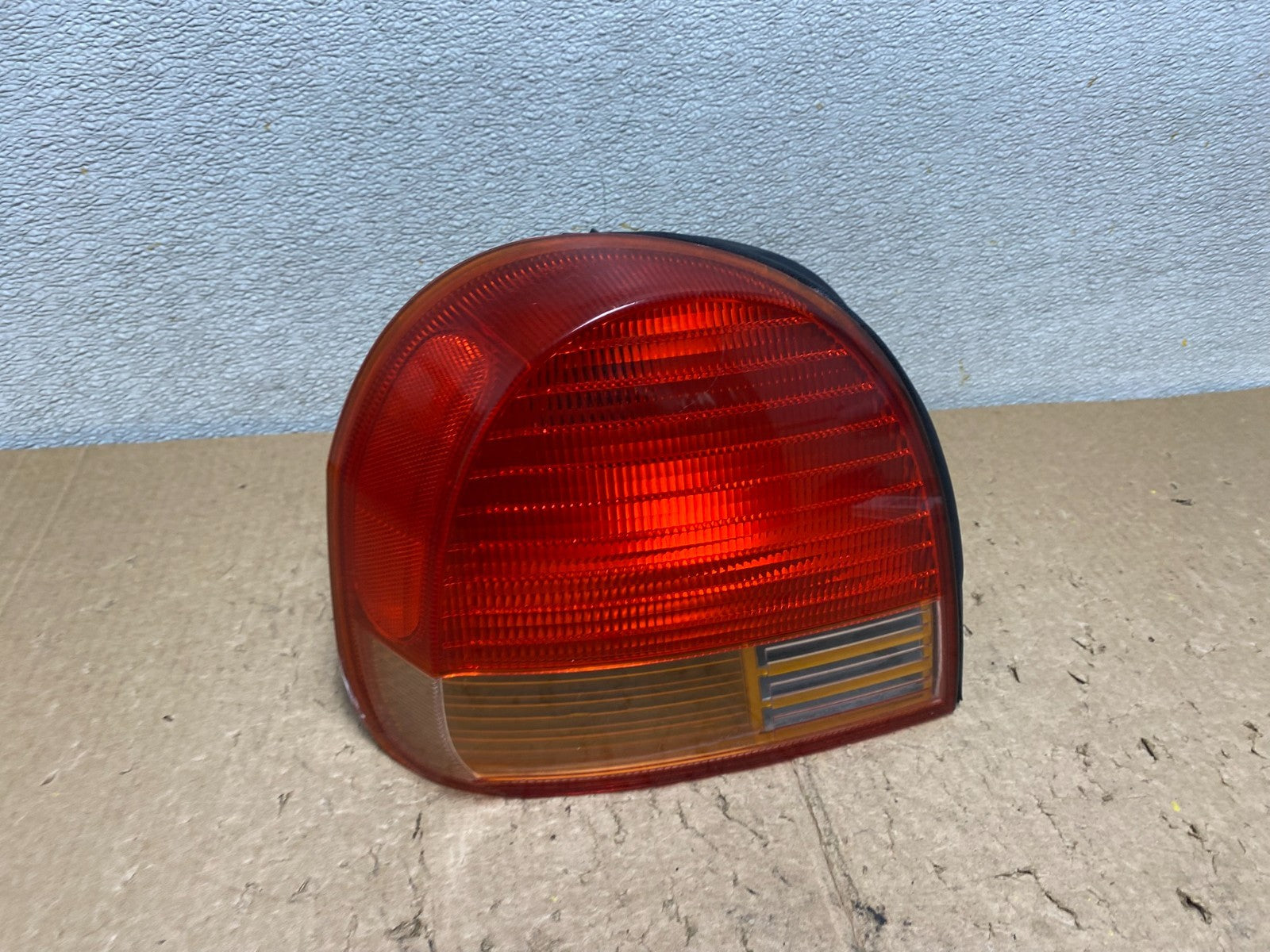 1999 2000 2001 Hyundai Sonata Left Driver Lh Side Tail Light Oem V3783 DW0
