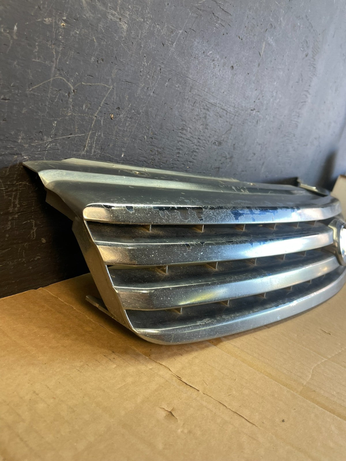 2003 to 2004 Infiniti G35 Sedan Front Grill Grille AC97252