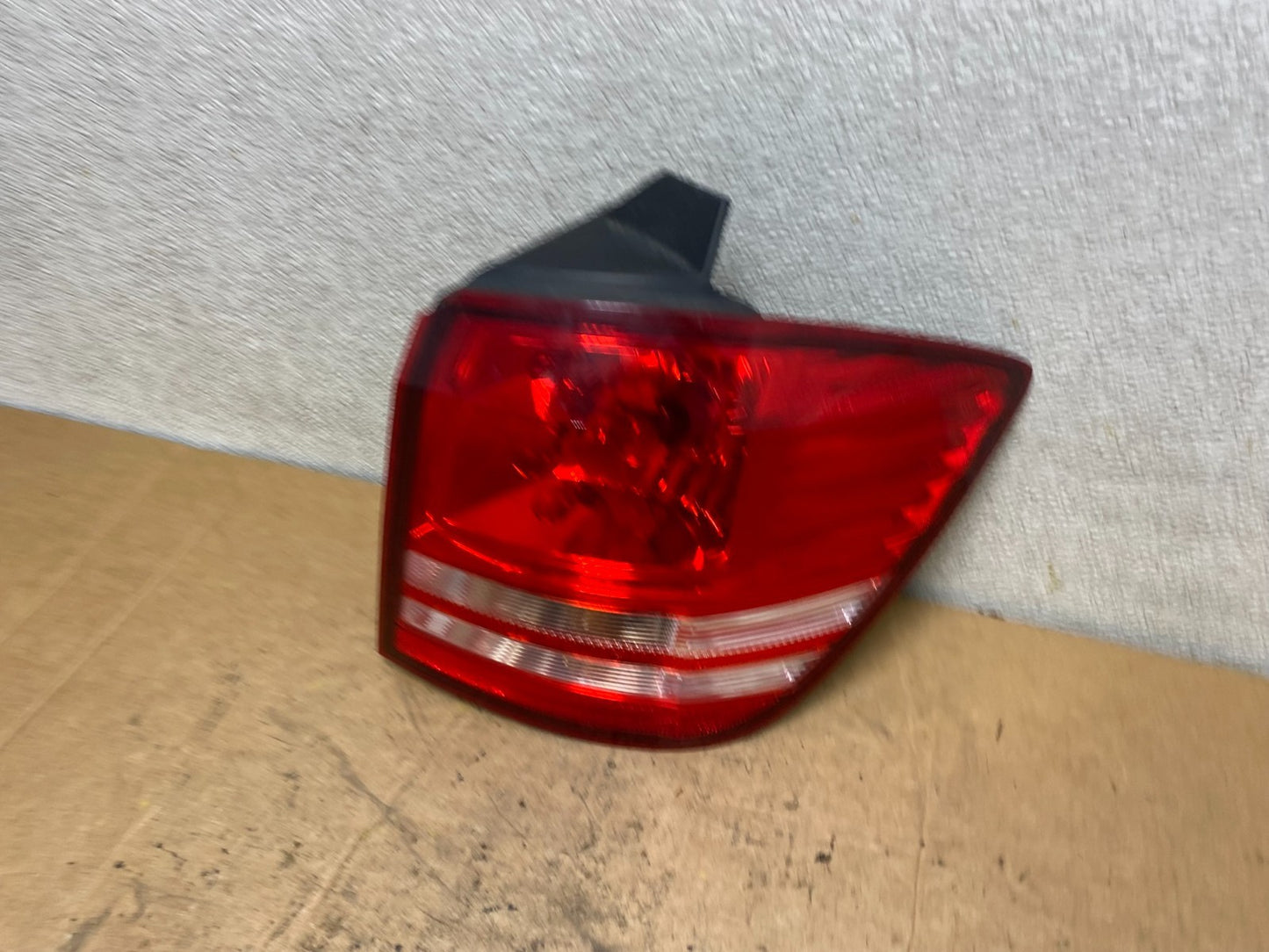 2009 - 2011 Dodge Journey Right Passenger Side Rh Tail Light Oem T3839 DW1