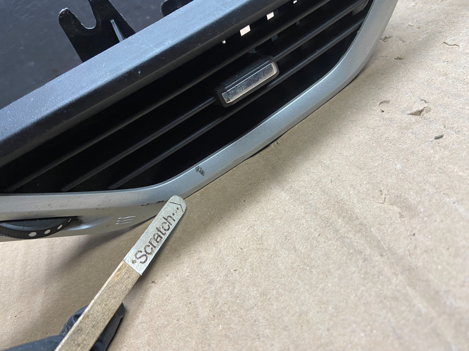 2010 to 2016 Chevrolet Equinox Left+Right  Front Dash  Air Vent Bezel X1901 DG1