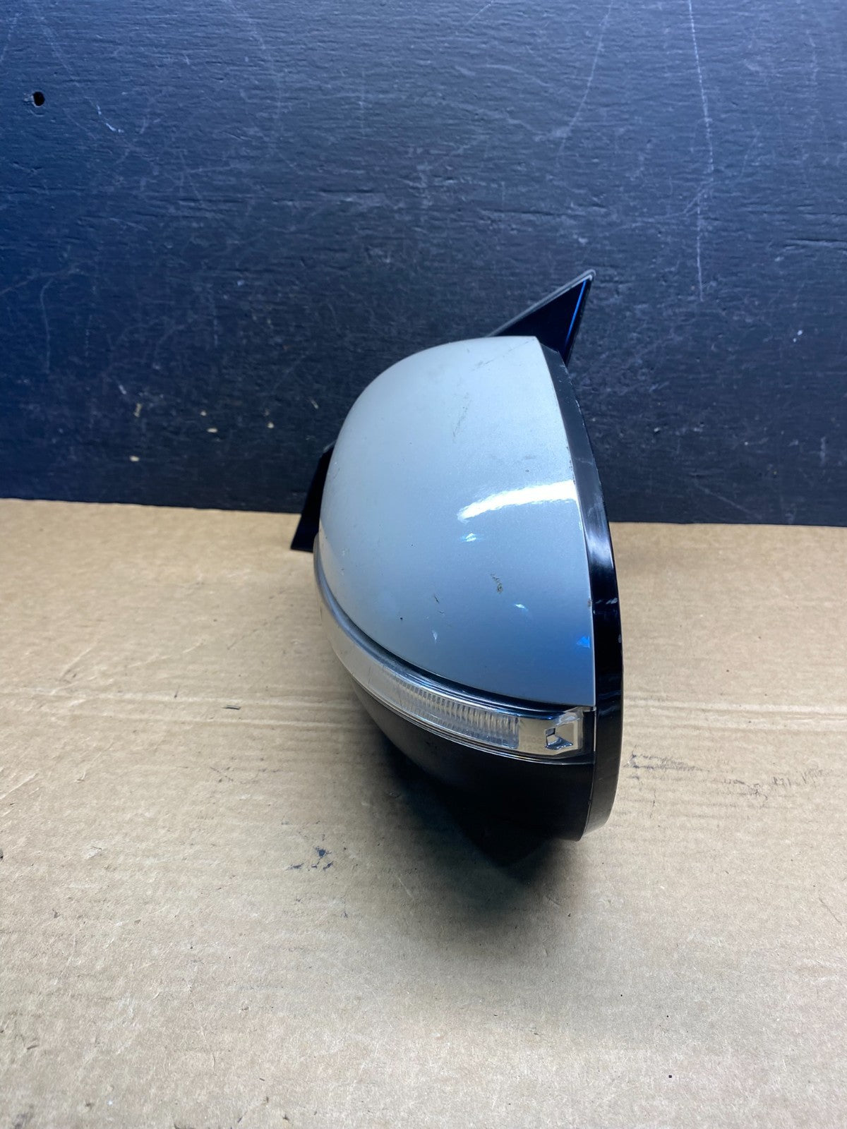 2016 to 2020 Kia Sorento Left Driver LH Door Mirror Turn Signal af8859 DG10