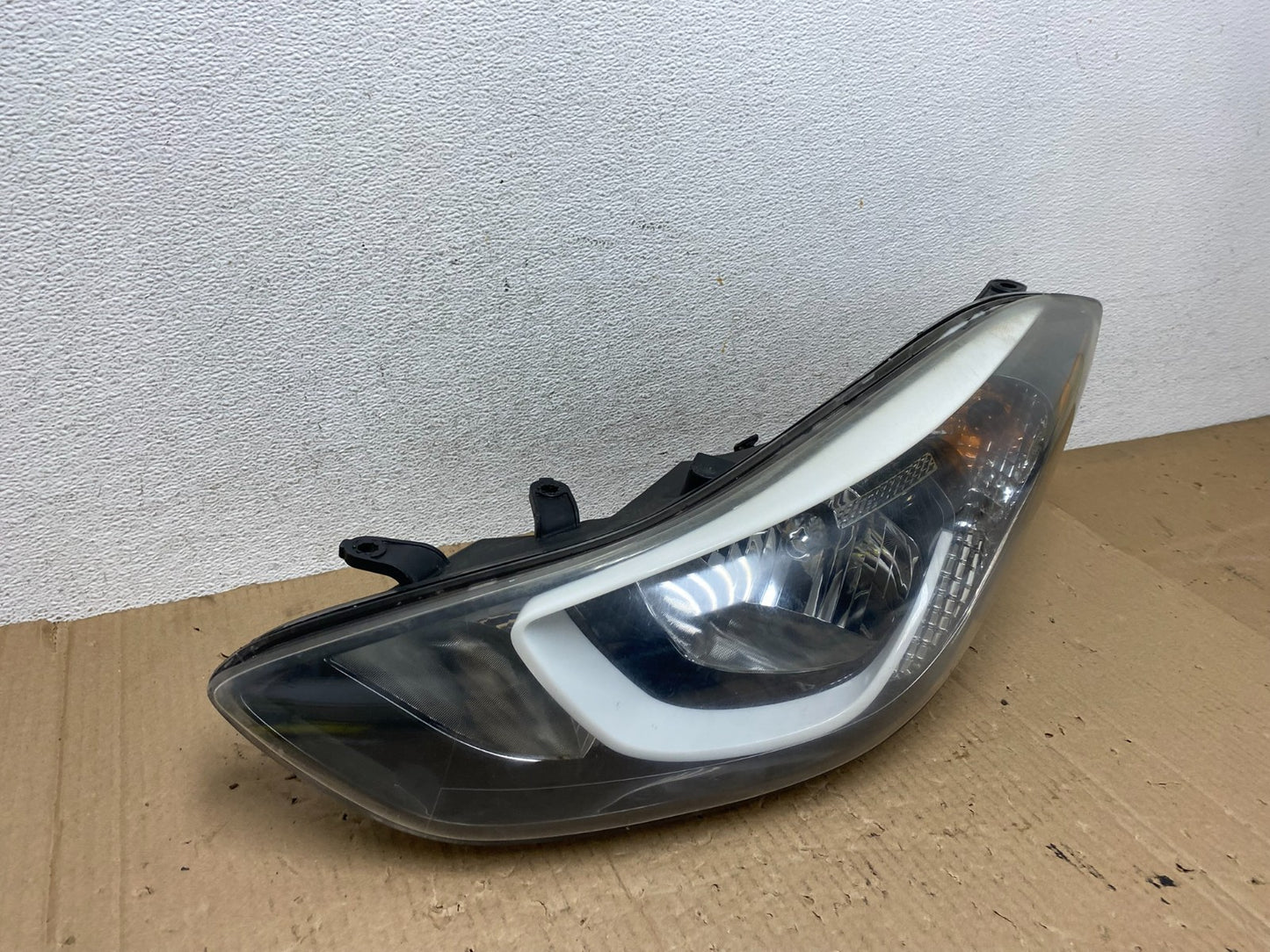 2014 2015 2016 Hyundai Elantra Left Driver LH Side Headlight AE9035 DW2