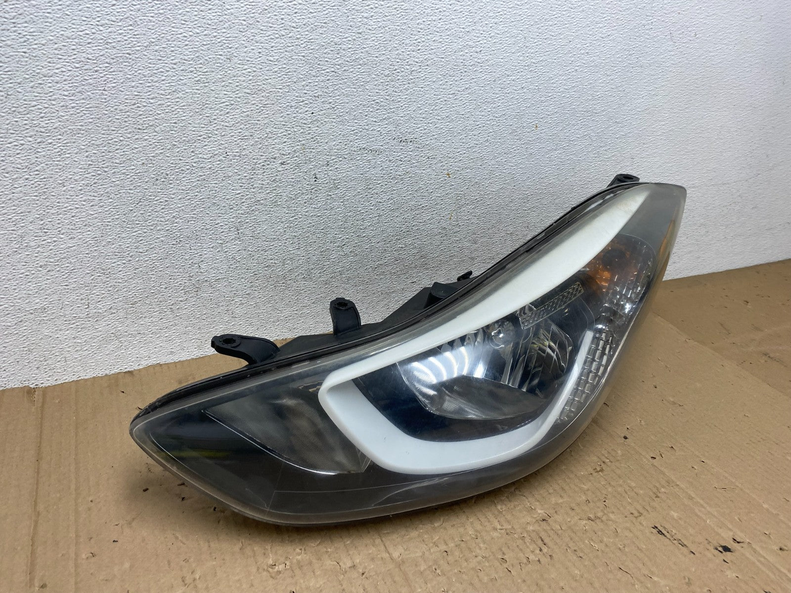 2014 2015 2016 Hyundai Elantra Left Driver LH Side Headlight AE9035 DW2