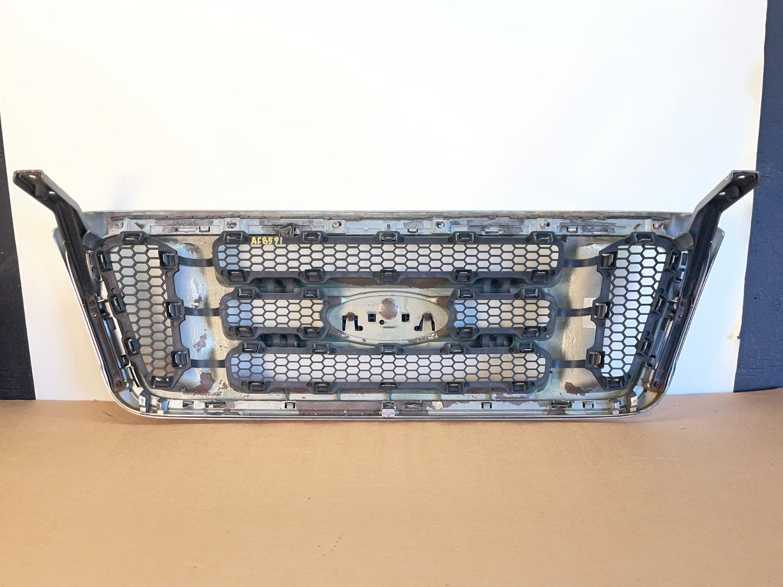 2004 to 2008 Ford F150 F-150 Front Upper Grill Grille AF8591 DG4