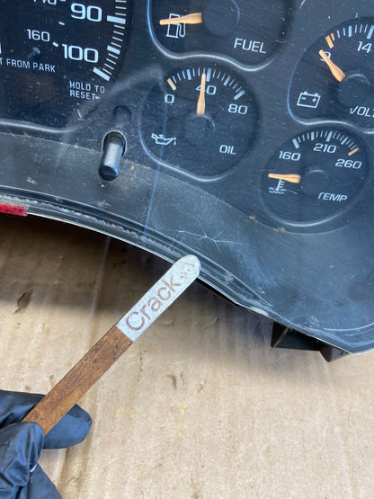 2002 GMC Yukon Speedometer Cluster Gauge Oem AA8031 DG1