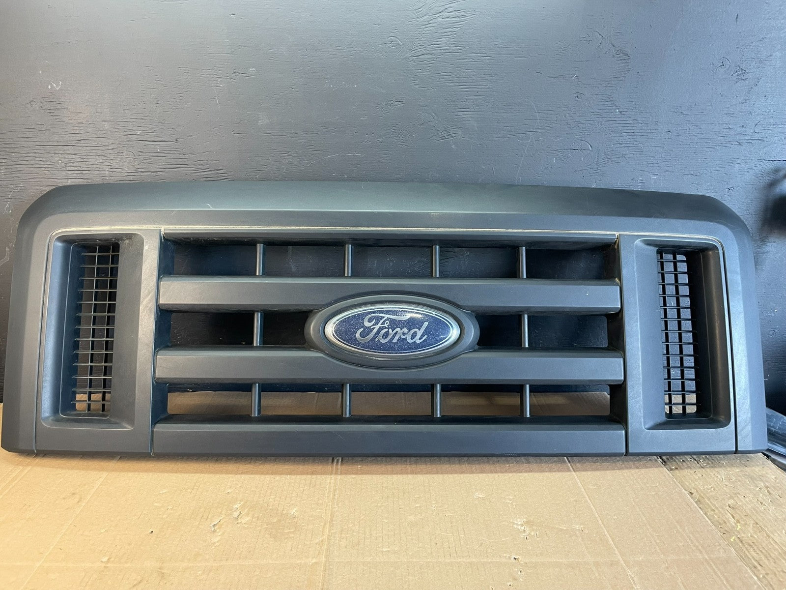 2008 to 2014 Ford Econoline E150 E250 Front Upper Chrome Grill Grille AC2210 DG0