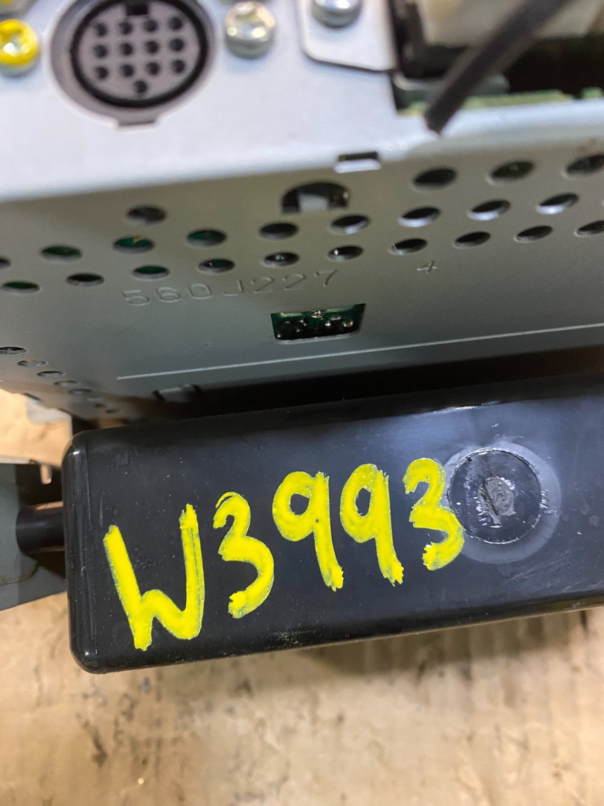 2004 2008 Mitsubishi Galant AM/FM/CD Radio Head Unit Receiver W3993 DG6