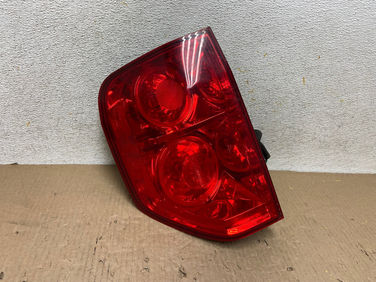 2003 2004 2005 Honda Pilot Left Driver LH Side Tail Light AH5951 LK0