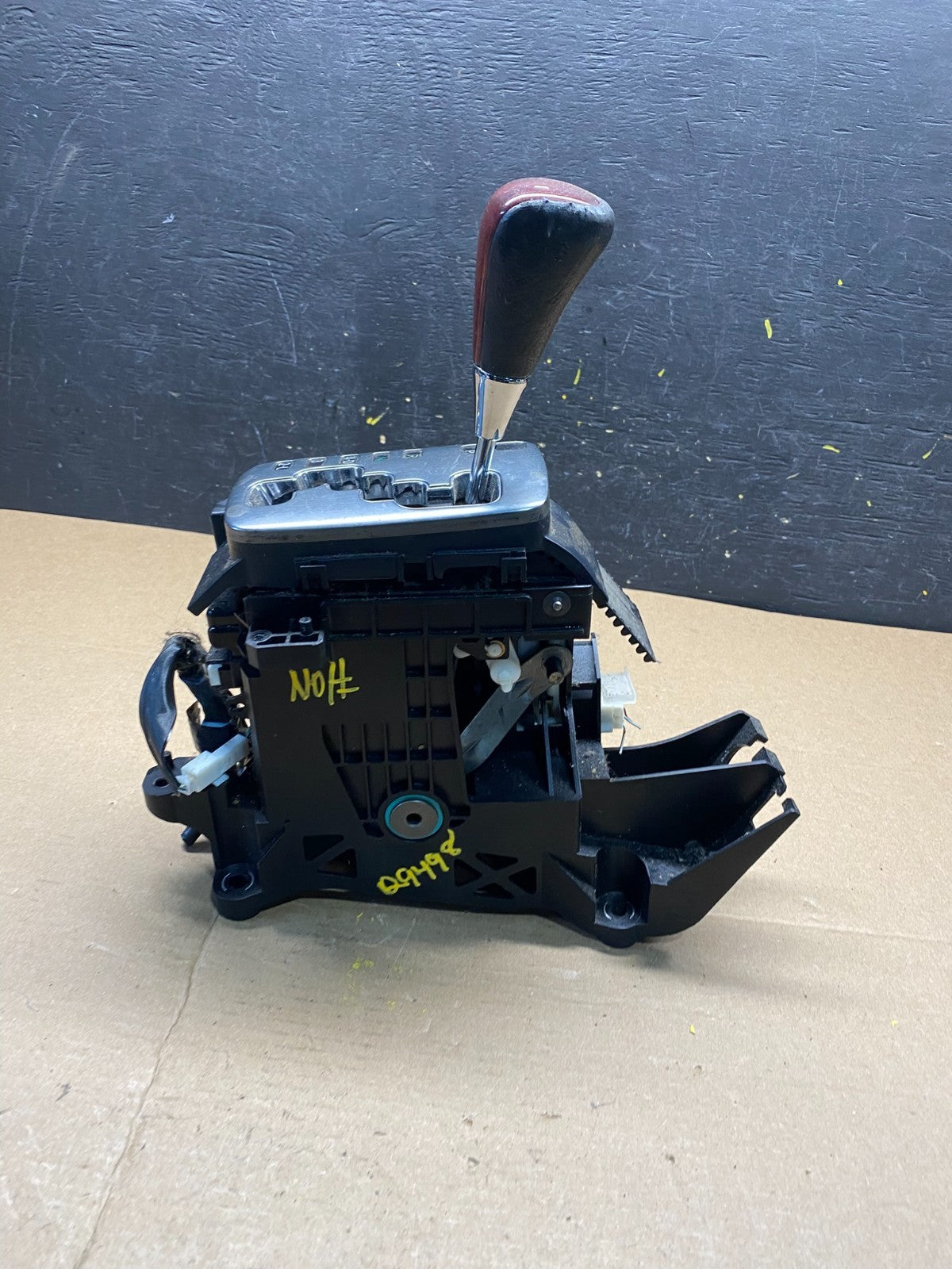 2002 to 2006 Lexus ES300 Center Console Shift Shifter OEM Q9498 DG2