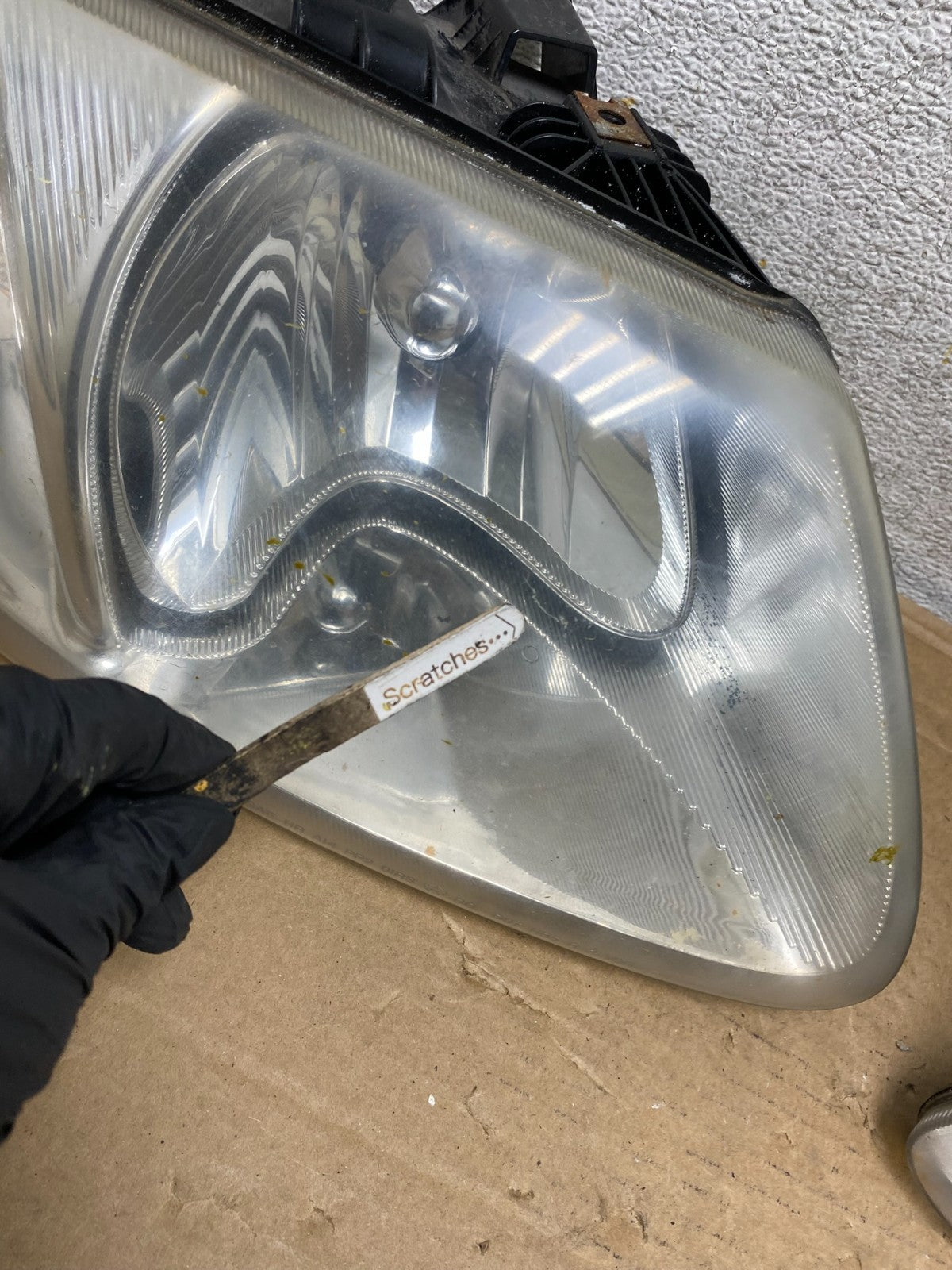 2001 to 2007 Dodge Caravan Left+Right Set Side Halogen Headlights AH8389 DG1