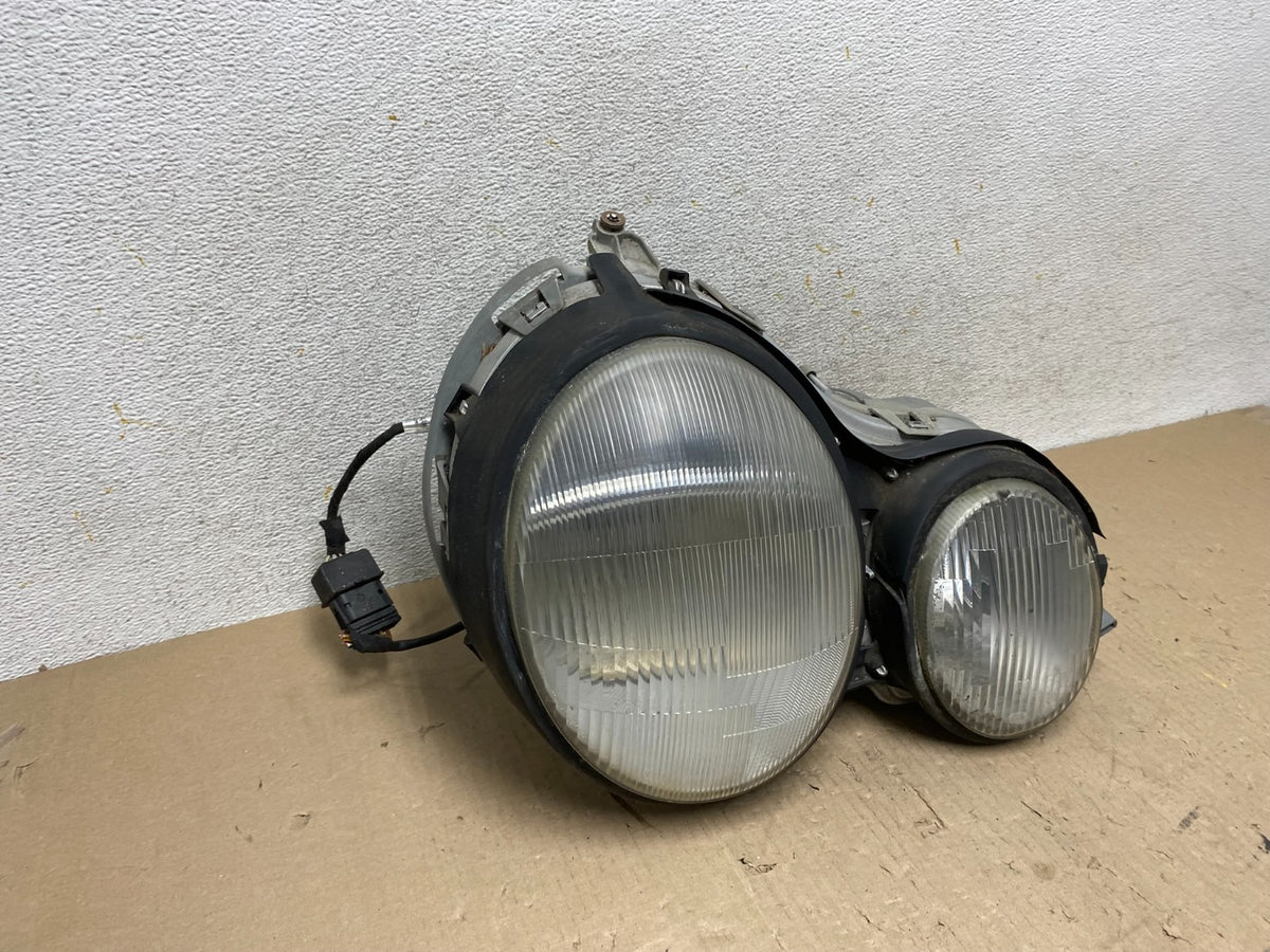 1996-1999 Mercedes E E320 E430 Right Passenger RH Side Headlight AH7636 DW1