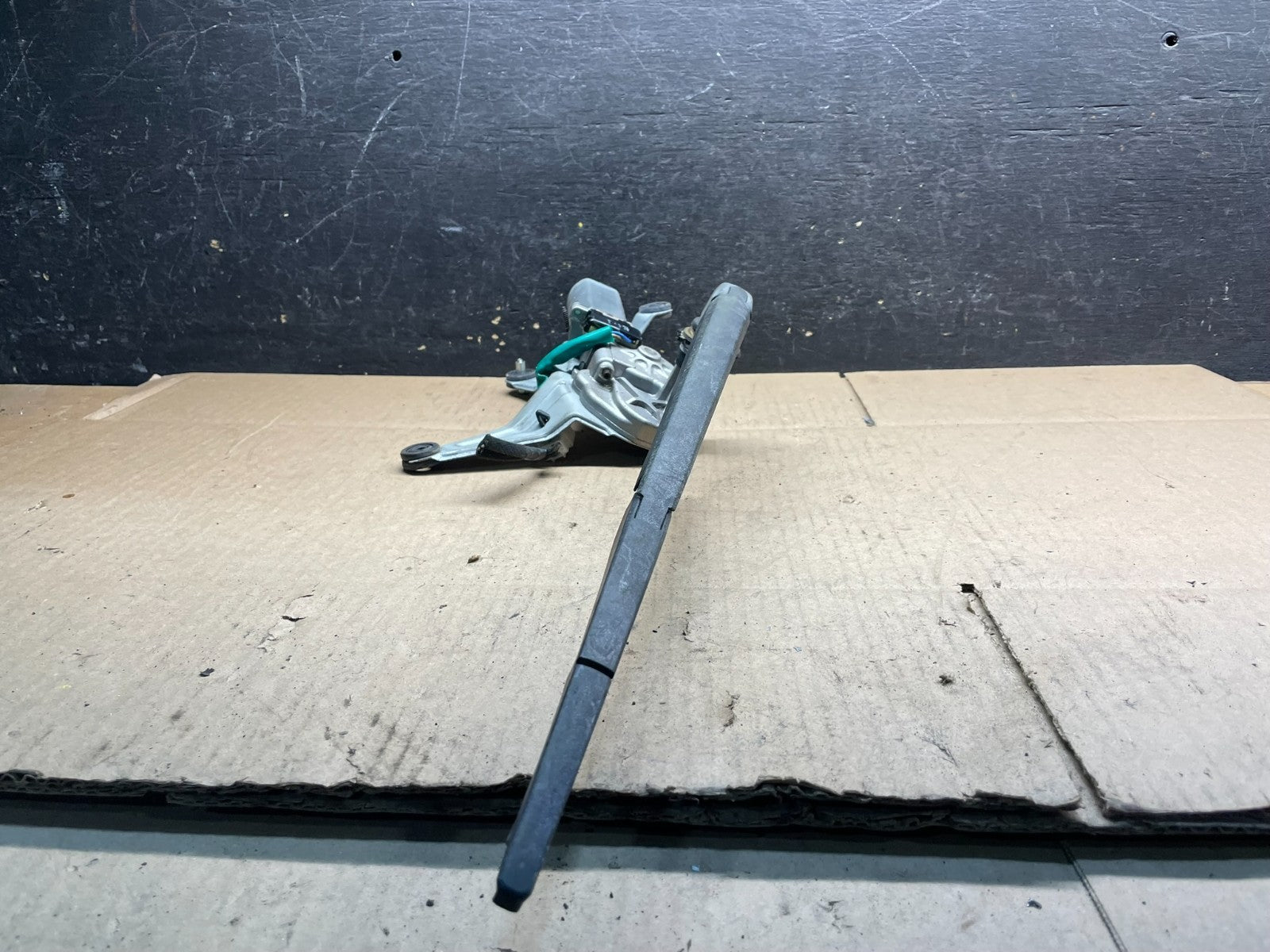 2007 - 2010 Hyundai Santa Fe Rear Glass Windshield Wiper Motor V9076 DG4