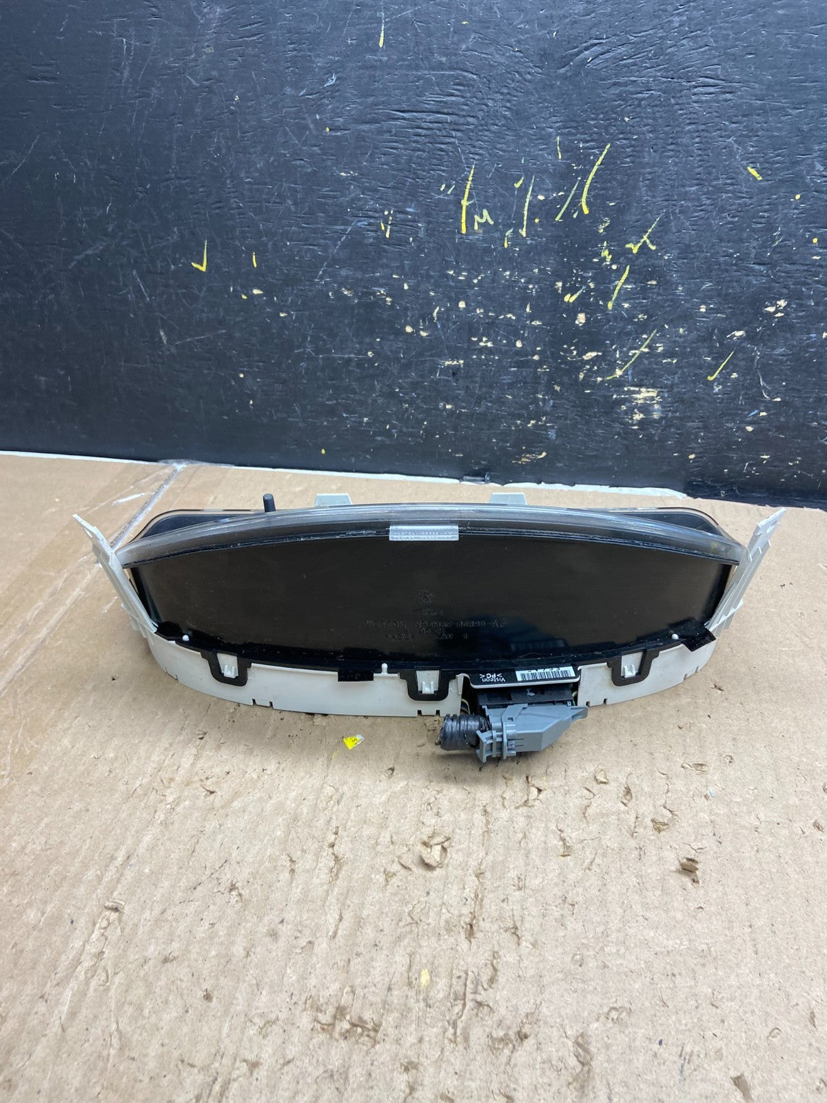 2005 to 2006 Mazda Tribute Speedometer Cluster ab5562 DG3
