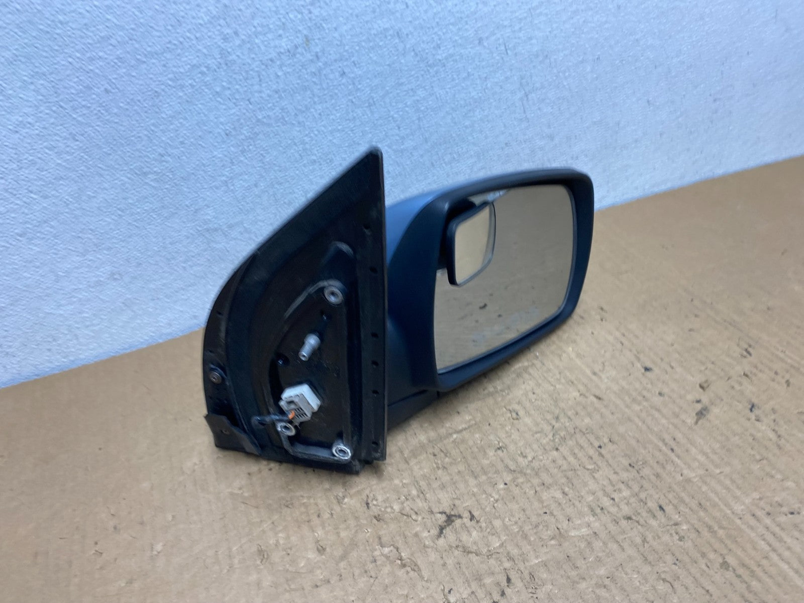 2007-2010 Hyundai Entourage Sedona Right Passenger Side Door Mirror AC7809 DW7