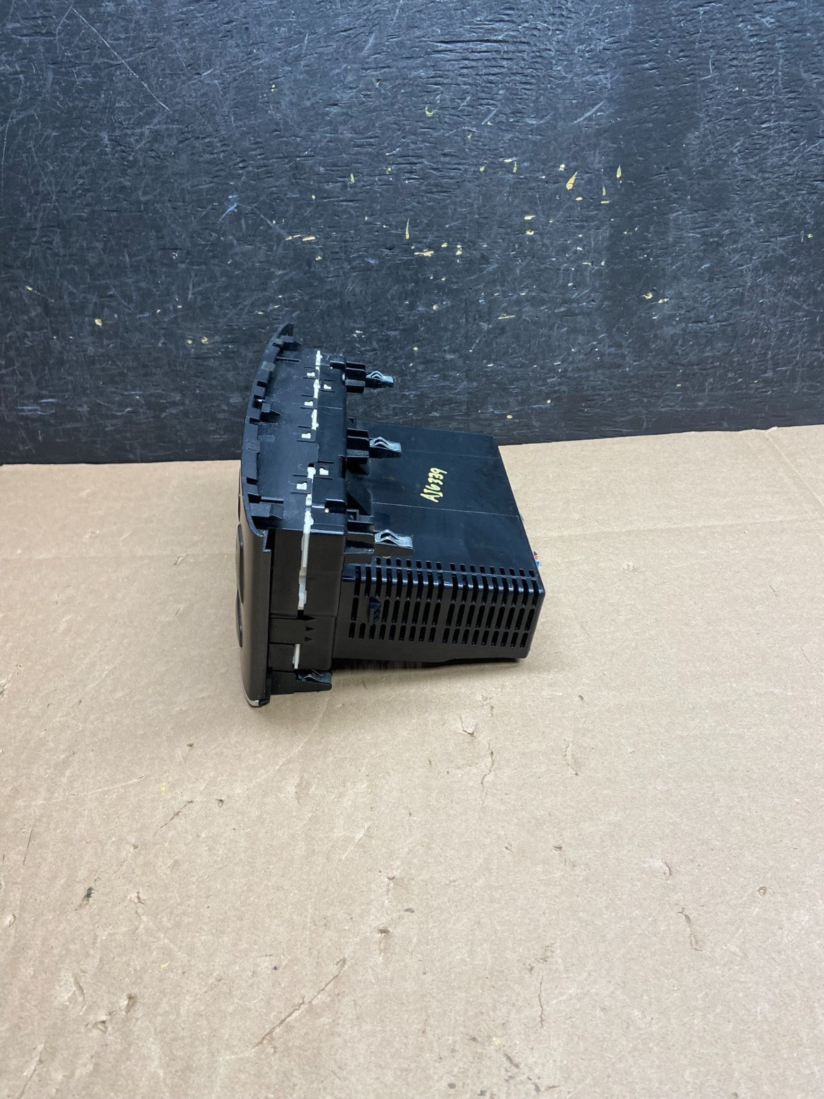 2004 - 2006 Lexus ES330 Center Dash A/C AC Heater Climate Control Unit AI6339 DG2