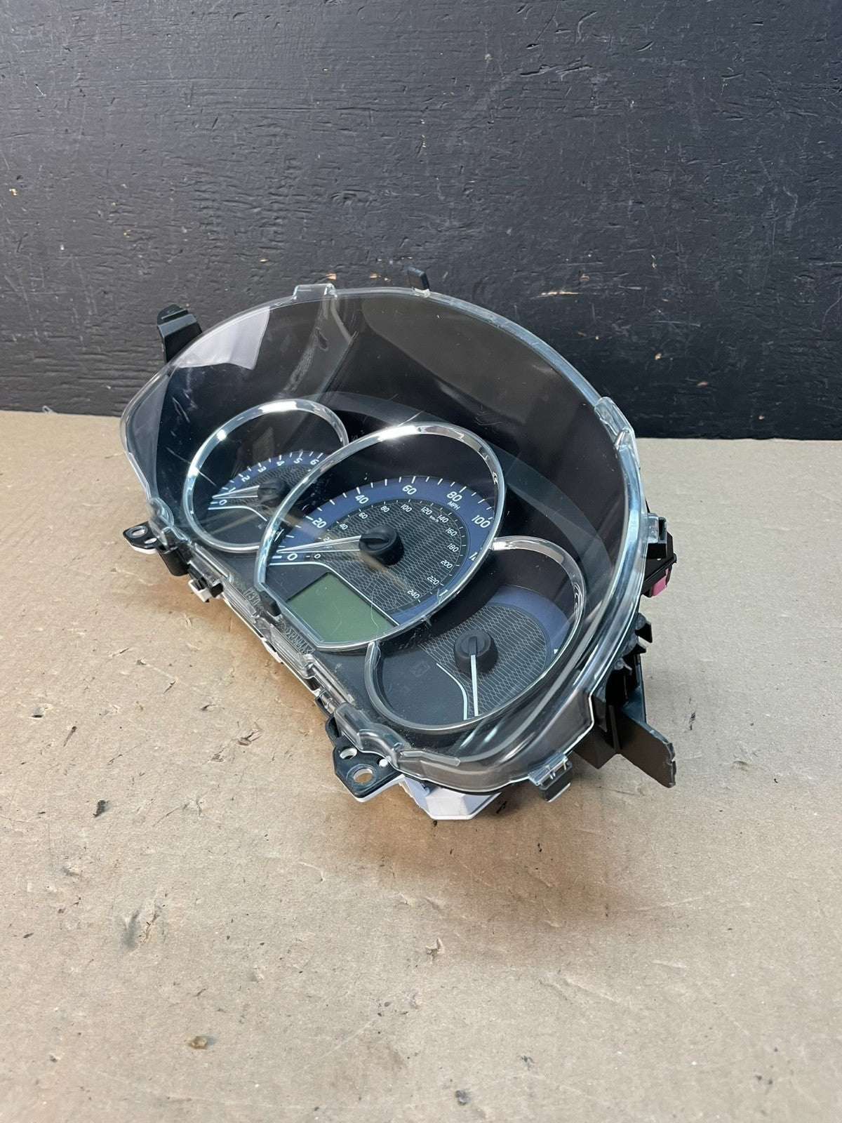 2014 2015 2016 Toyota Corolla Speedometer Cluster Gauge AE3343 DG2