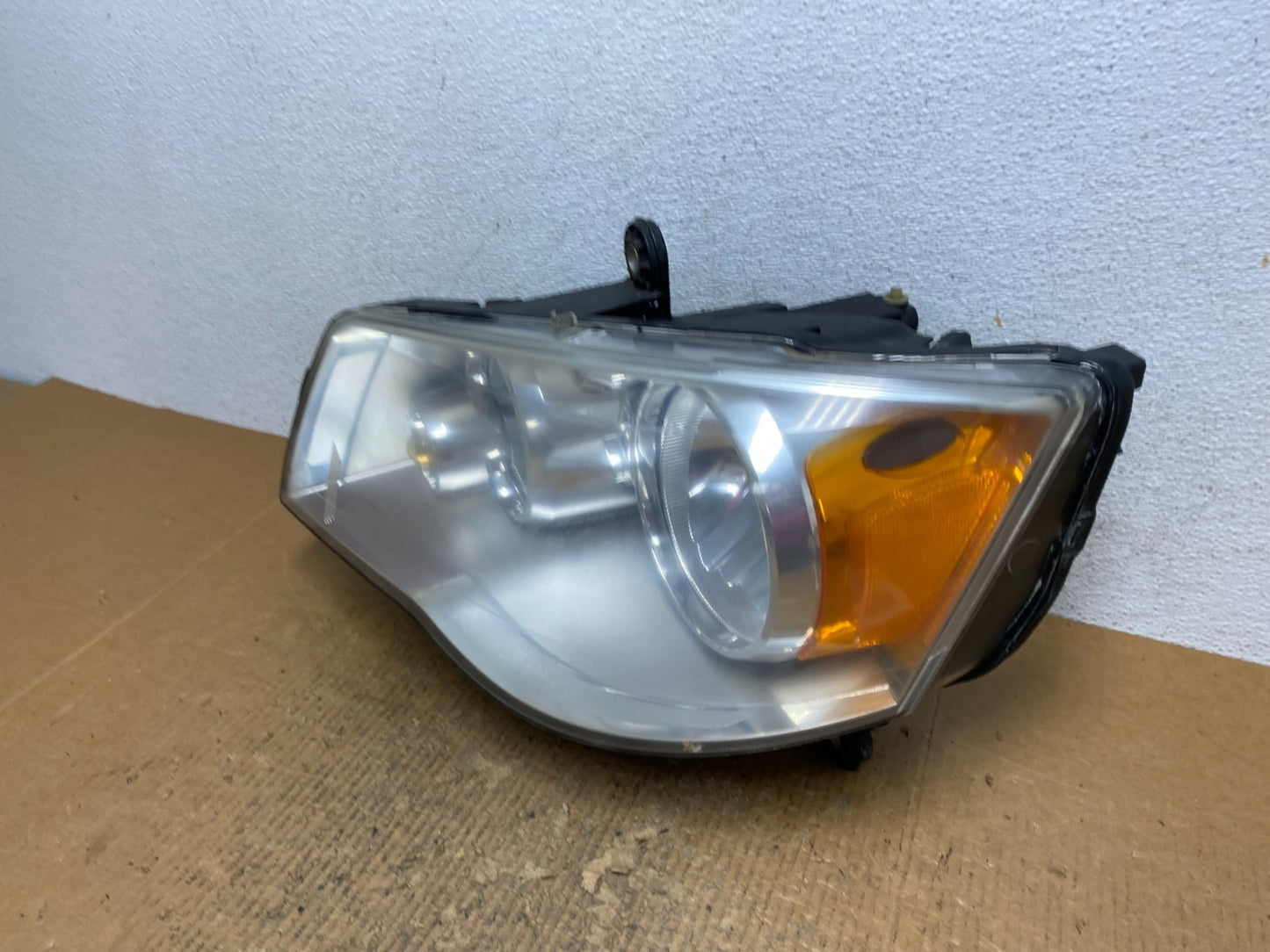 2008 to 2016 Chrysler Town and Country Left Driver Lh Side Headlight AE2796 DW1