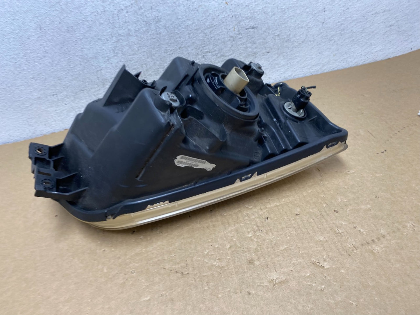 2004 - 2008 Mitsubishi Endeavor Headlight Left Driver Lh Side AF7376 DW7