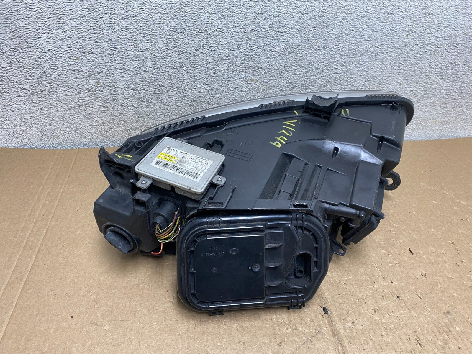 2009-2011 Audi A6 Right Passenger Side Headlight AFS Xenon HID OEM V1249 DW12
