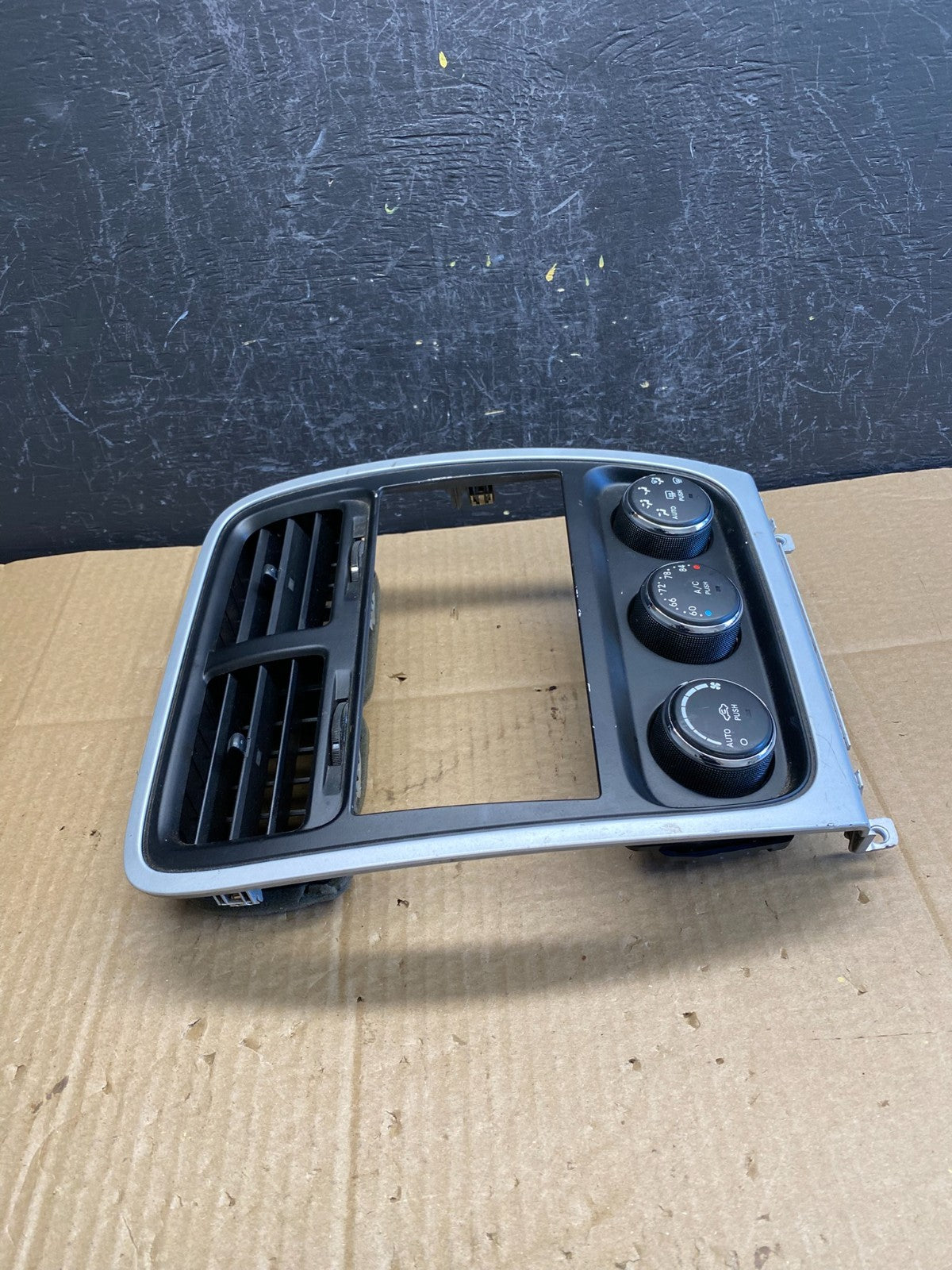 2010 - 2012 Dodge Caliber Dash Radio Center Bezel Climate Control Dash ac9429 DG1