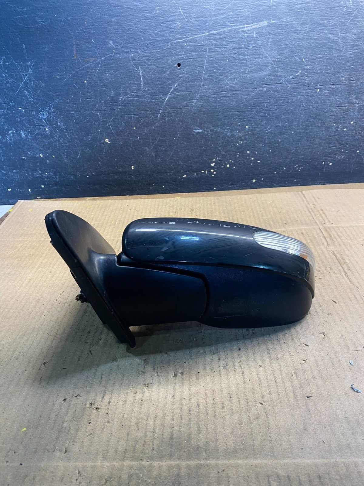 2010 to 2013 Kia Forte Sedan Left Driver LH View Turn Signal Mirror OEM Z0329 MS3