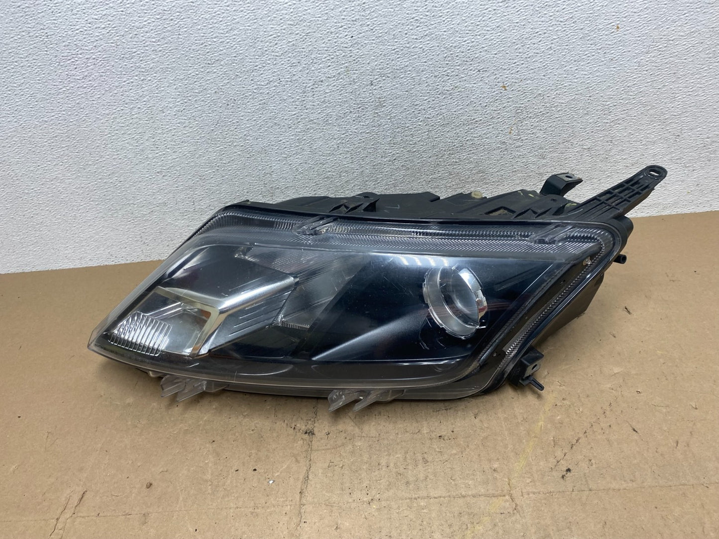 2010 2011 2012 Ford Fusion Left Driver LH Side Headlight Halogen AE6896 DW0