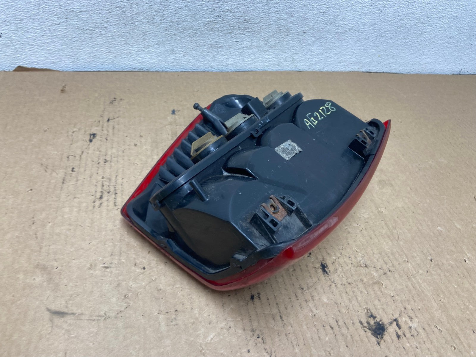 1999-2004 Jeep Grand Cherokee WJ Right Passenger Rh Tail Light AG2128 LK6