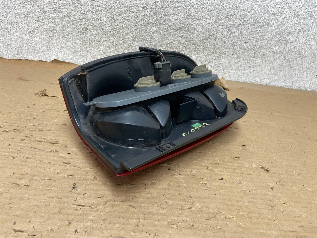 2002 2003 2004 Jeep Liberty Right Passenger Rh Side Tail Light AG8333 LK3