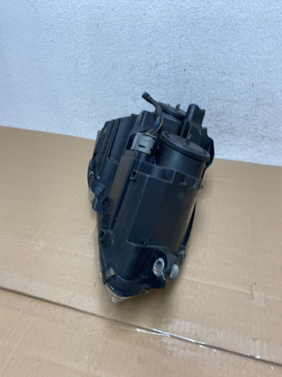 2008-2011 Mercedes C-Class C350 C300 Left Driver Halogen Headlight AE4852 DW9