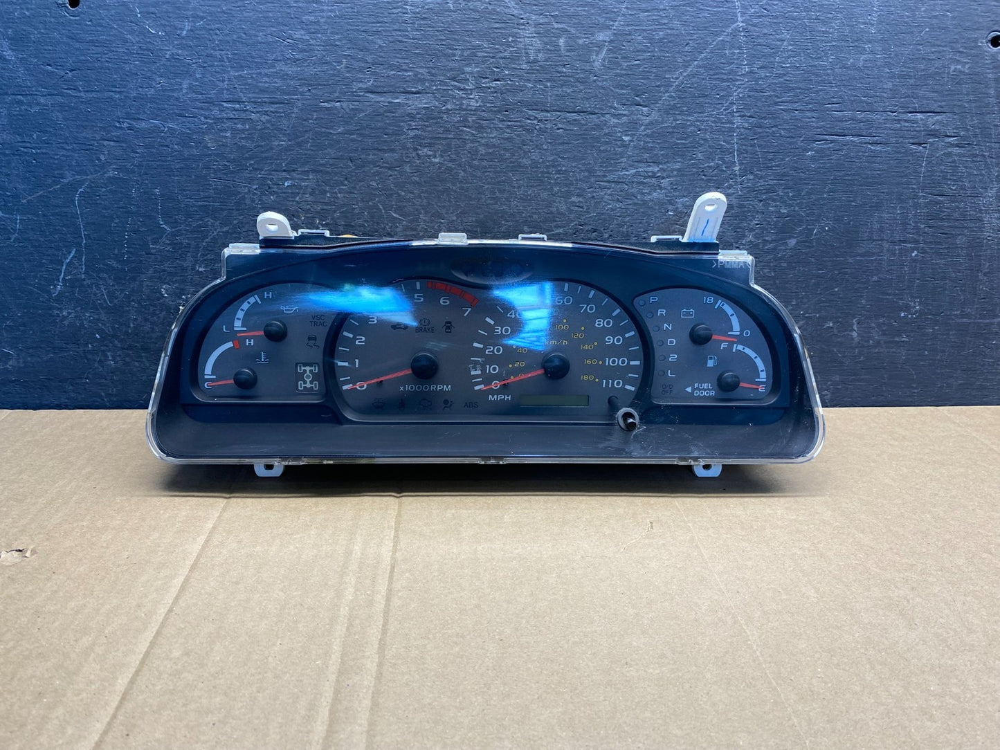 2001 to 2004 Toyota Sequoia Speedometer Insrument Gauge Cluster AG3732 DW0