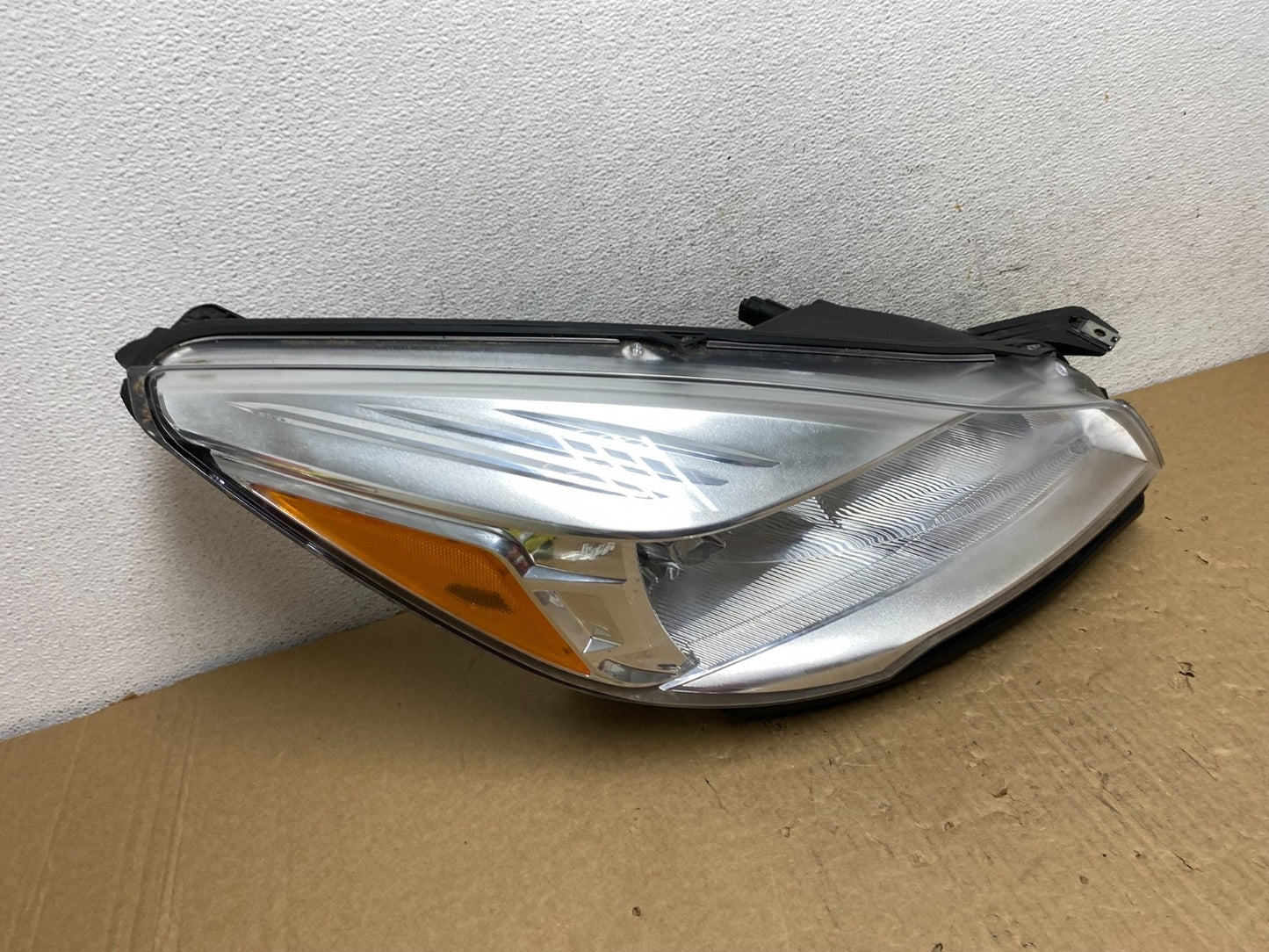 2013 - 2016 Ford Escape Headlight Right Passenger RH Side Halogen AF7380 DW2