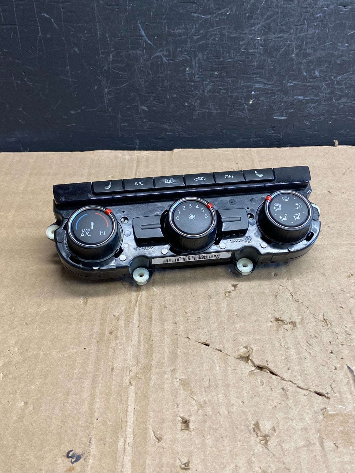 2012 - 2015 Volkswagen Passat Center Climate Control Panel AC Heater AE1765 DG0