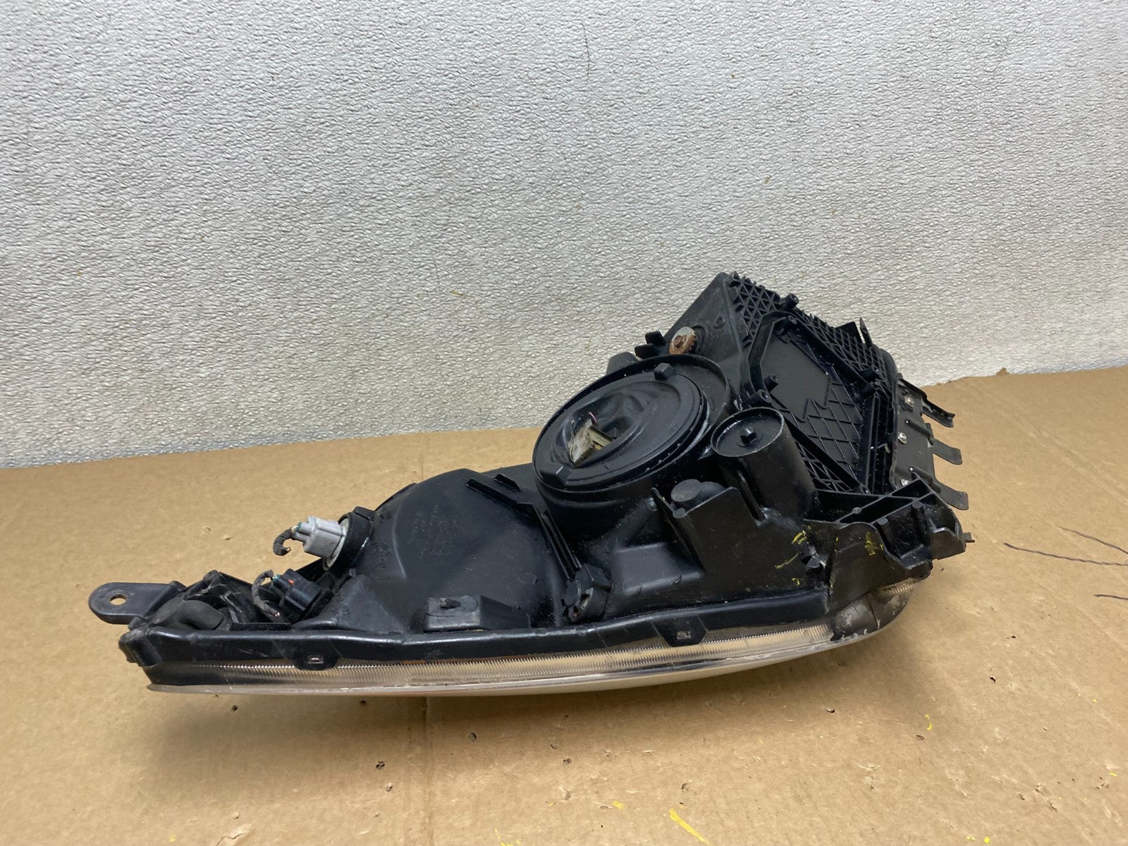 2004 - 2005 Toyota Prius Left Driver Lh Halogen Headlight U9809 DW10