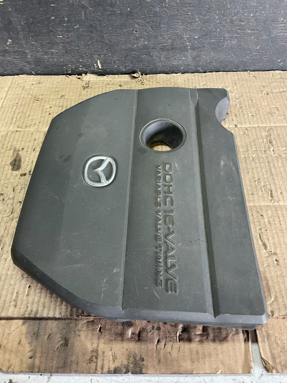 2004 to 2009 Mazda 3 DOHC 16 VALVE Engine Shield Top Cover M2615 PS2