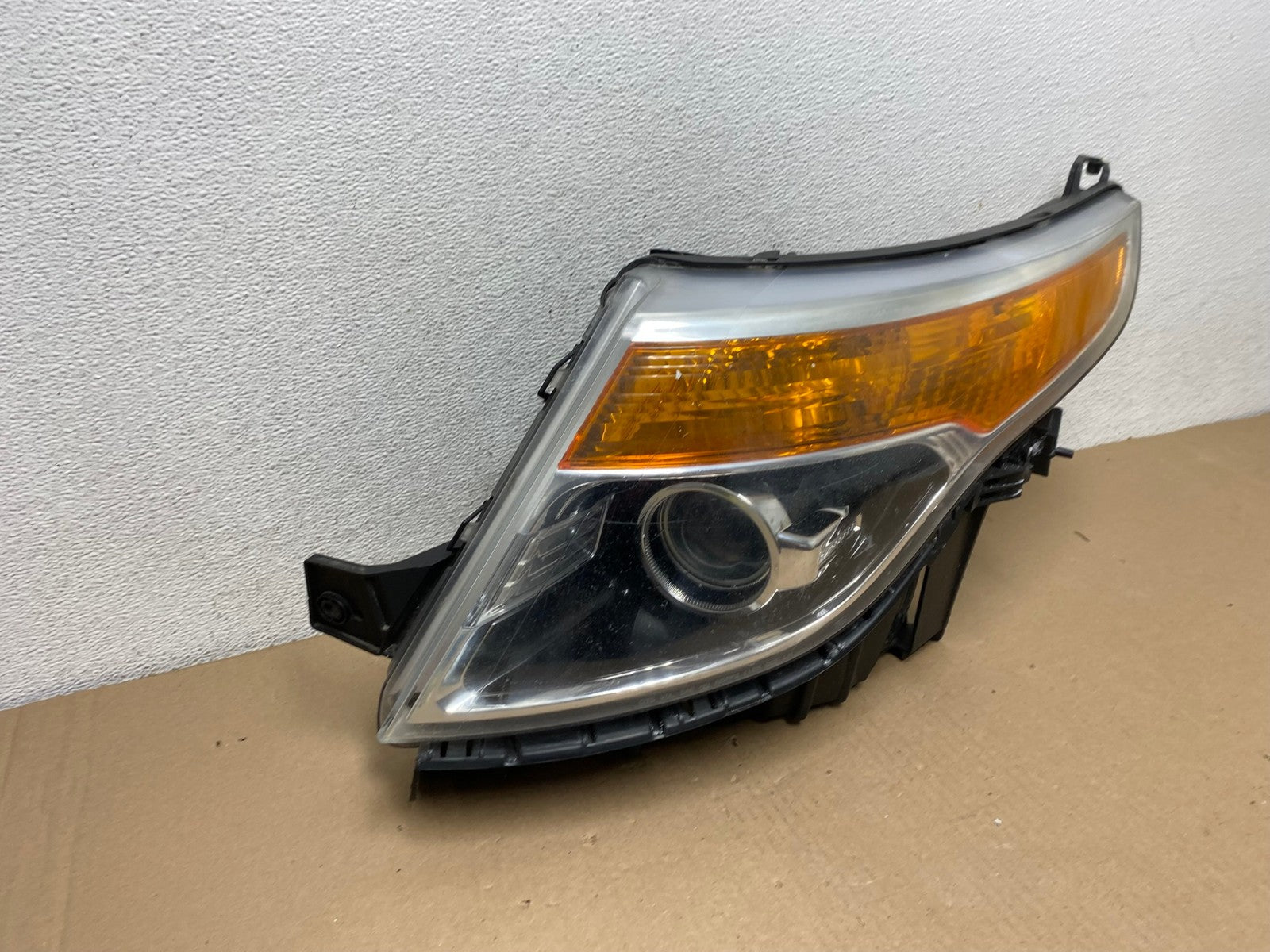 2011 to 2015 Ford Explorer Left Driver LH Xenon Headlight AF3030 LK2