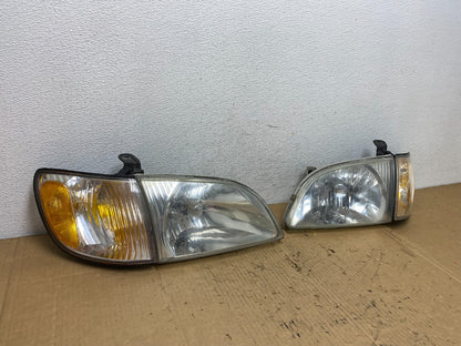 2001 2002 2003 Toyota Sienna Left+Right Side Set Headlights Halogen AD2397 DW2