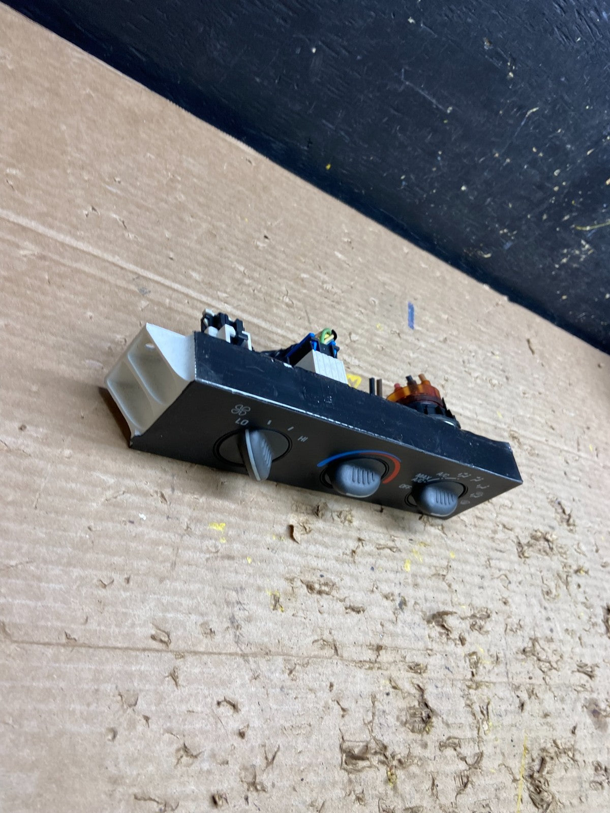 2001 - 2007 GMC Chevrolet Astro Express Climate Control A/C W6410 DG1