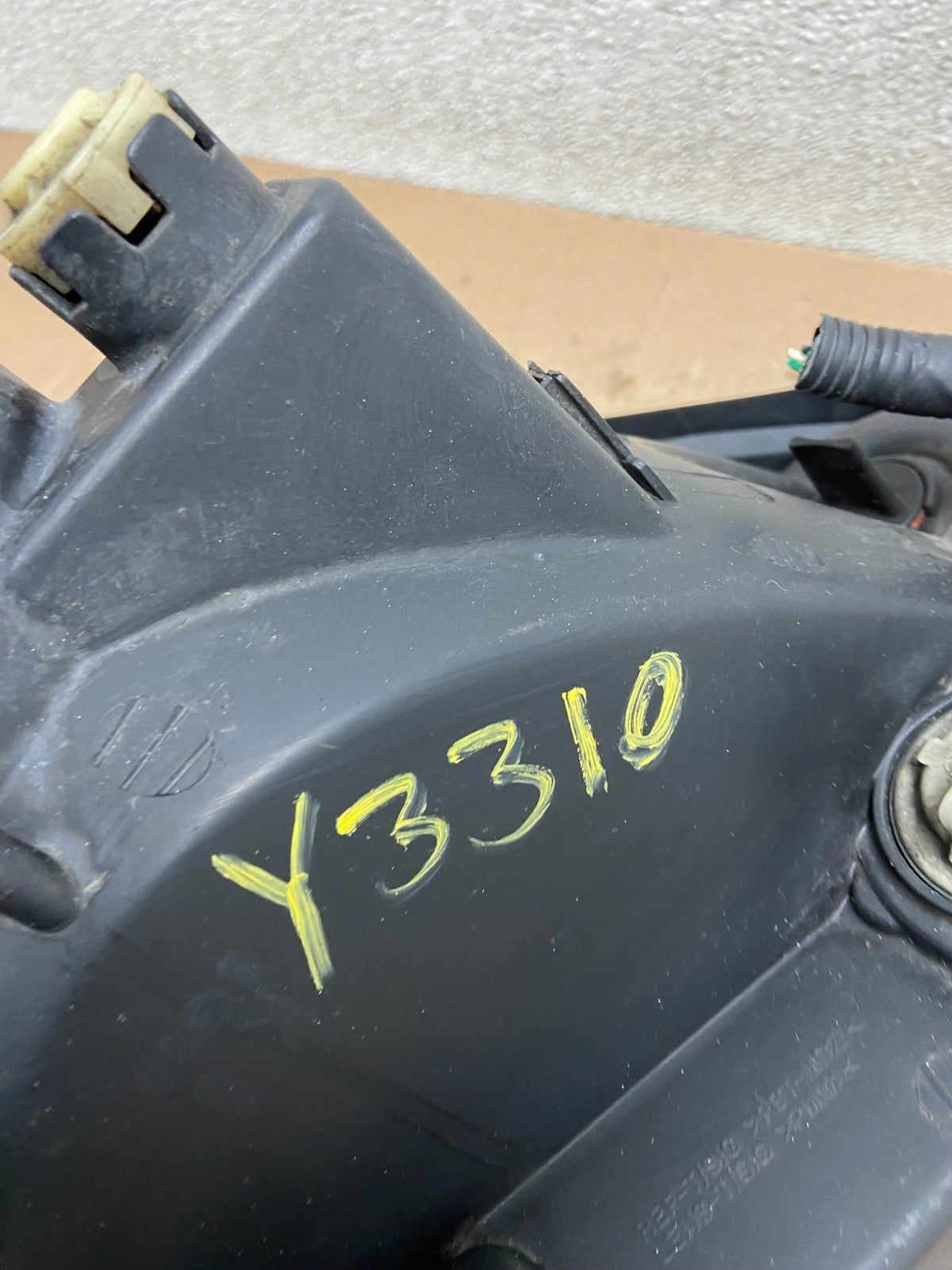 2005 to 2008 Hyundai Tucson Left Driver LH Side Headlight Oem Y3310 DW10