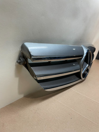 2003-2009 Mercedes Clk-Class W209 CLK550 CLK55 Front Upper Grill Grille AJ06502