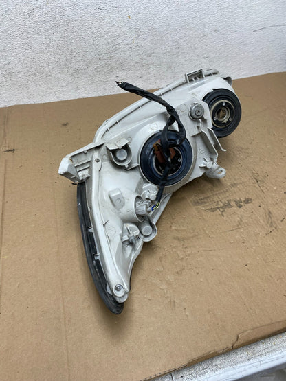 2002 to 2004 Toyota Camry Halogen Headlight Right Passenger Rh AD7803 DW5