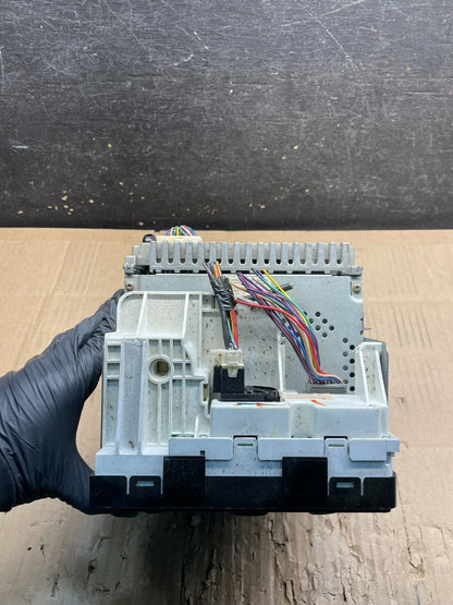 2002-2004 Subaru Legacy Outback Radio CD Player Casette Climate Control W1572 DG6