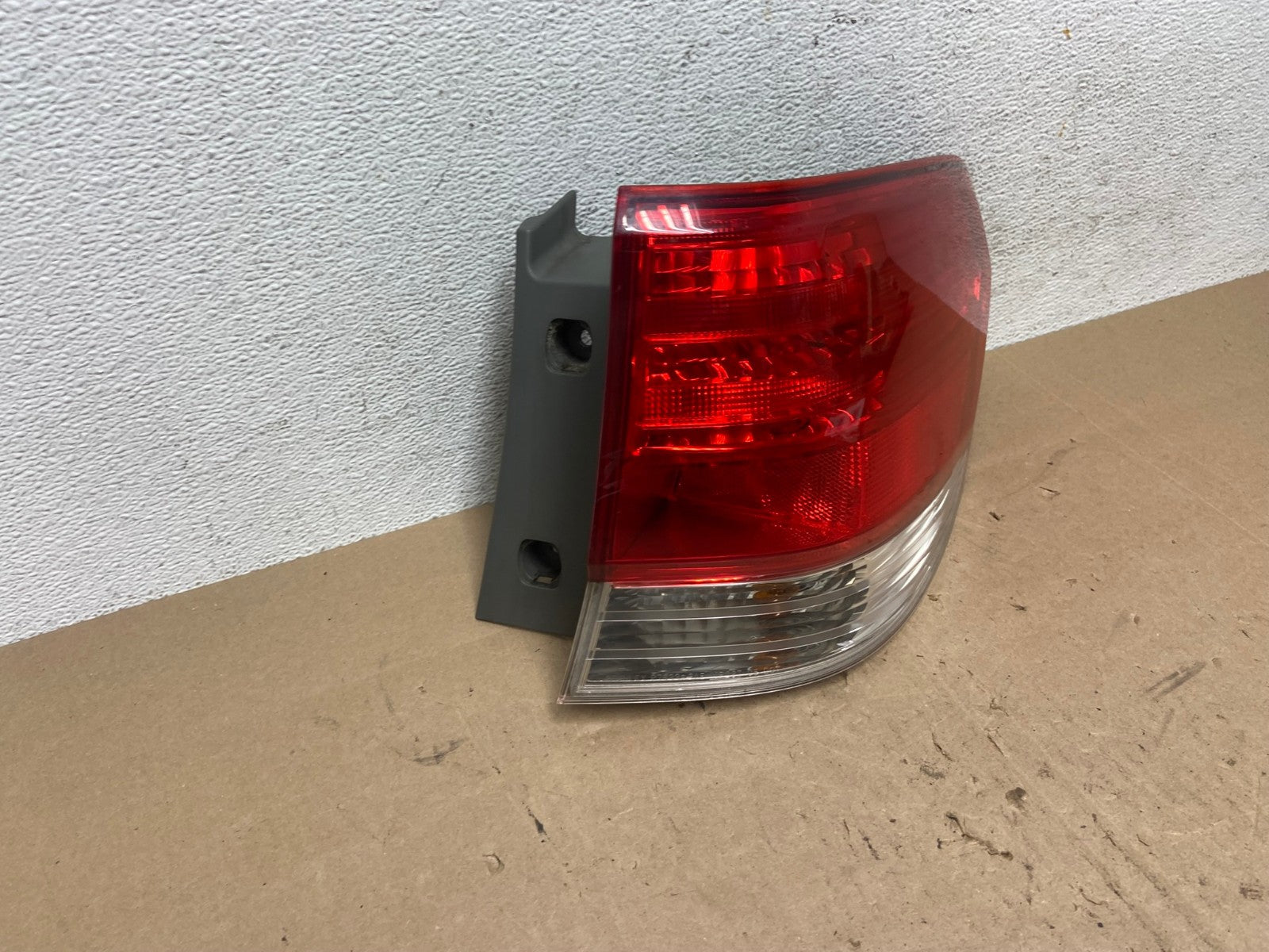 2008 2009 2010 Honda Odyssey Right Passenger Side Tail Light AE6058 LK2