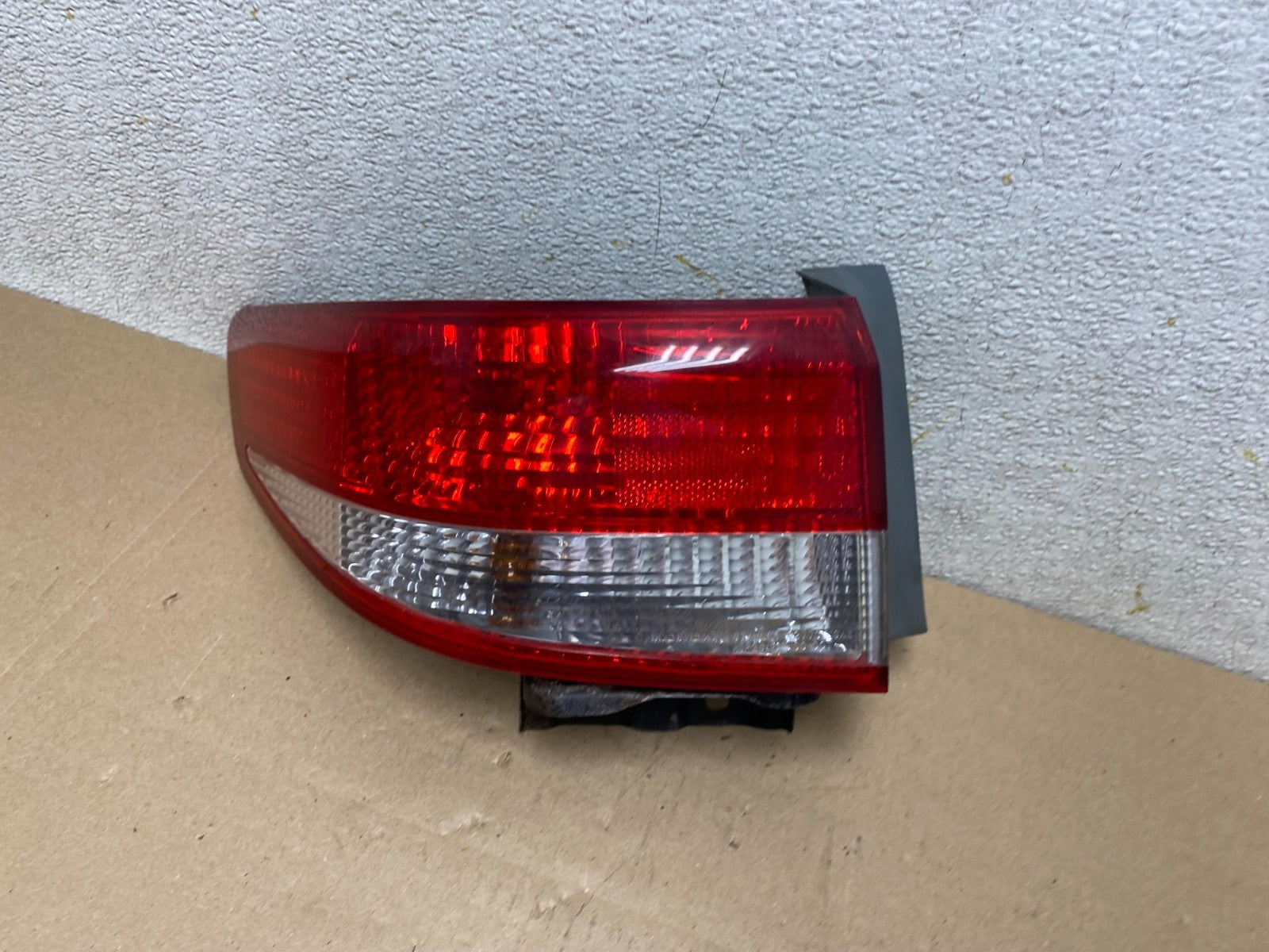 2003 to 2004 Honda Accord Sedan Left Driver Lh Side Tail light R8096 DW1