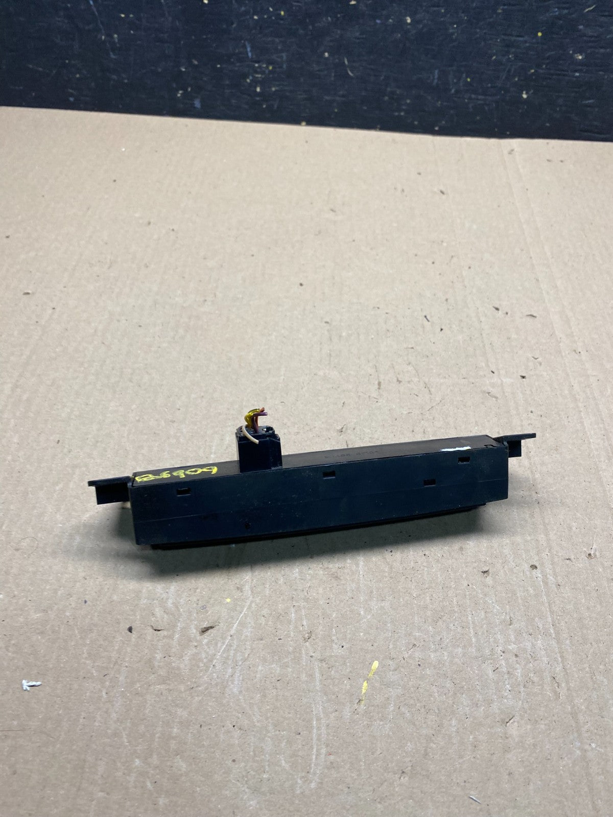 2007 - 2009 Cadillac Escalade Center Pedal Control Switch 20820629 Q6909 DG5