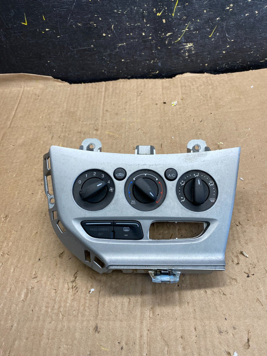 2013 2014 Ford Focus Ac Heater Climate Control Temperature Oem z1728 DG0