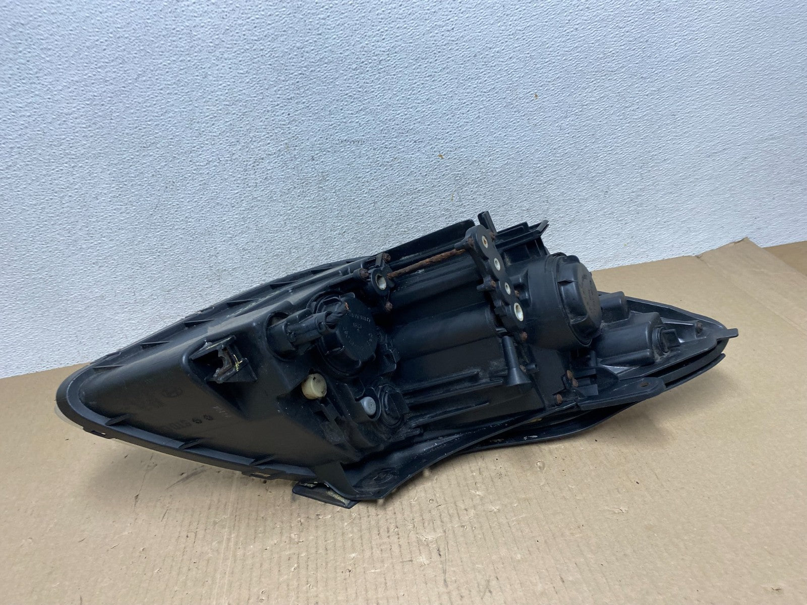 2007 to 2012 Hyundai Veracruz Left Driver LH Headlight Halogen AE7027 DW6