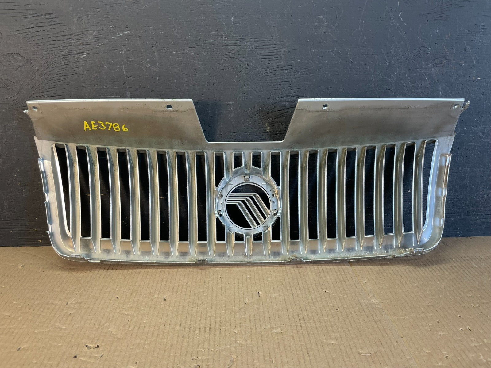 2006 2007 2008 2009 Mercury Milan Front Upper Chrome Trim Grille AE37863