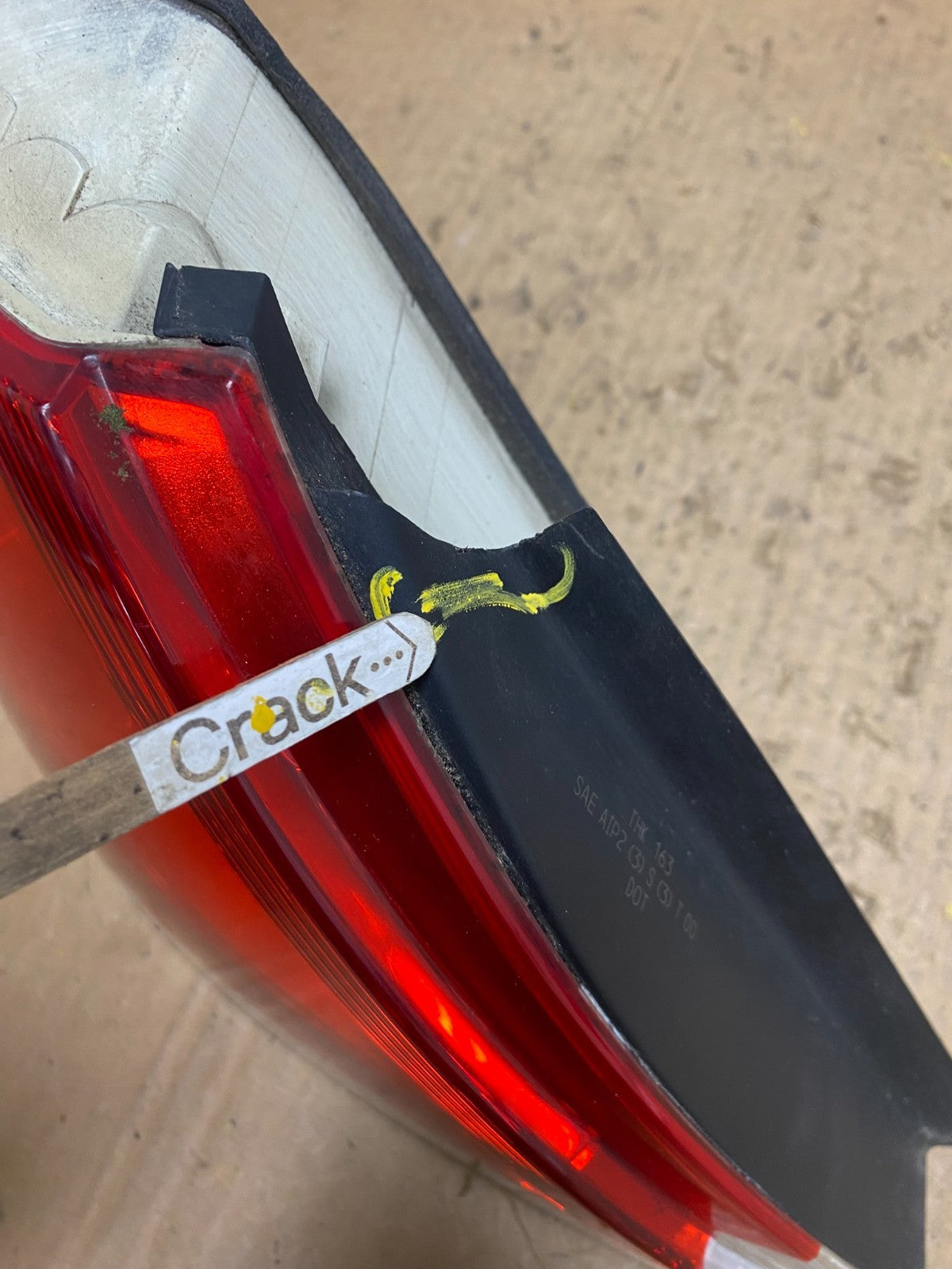 2002 to 2005 BMW 7-Series 745i 760i Left Driver LH Side Tail Light Oem Q8774 DW9