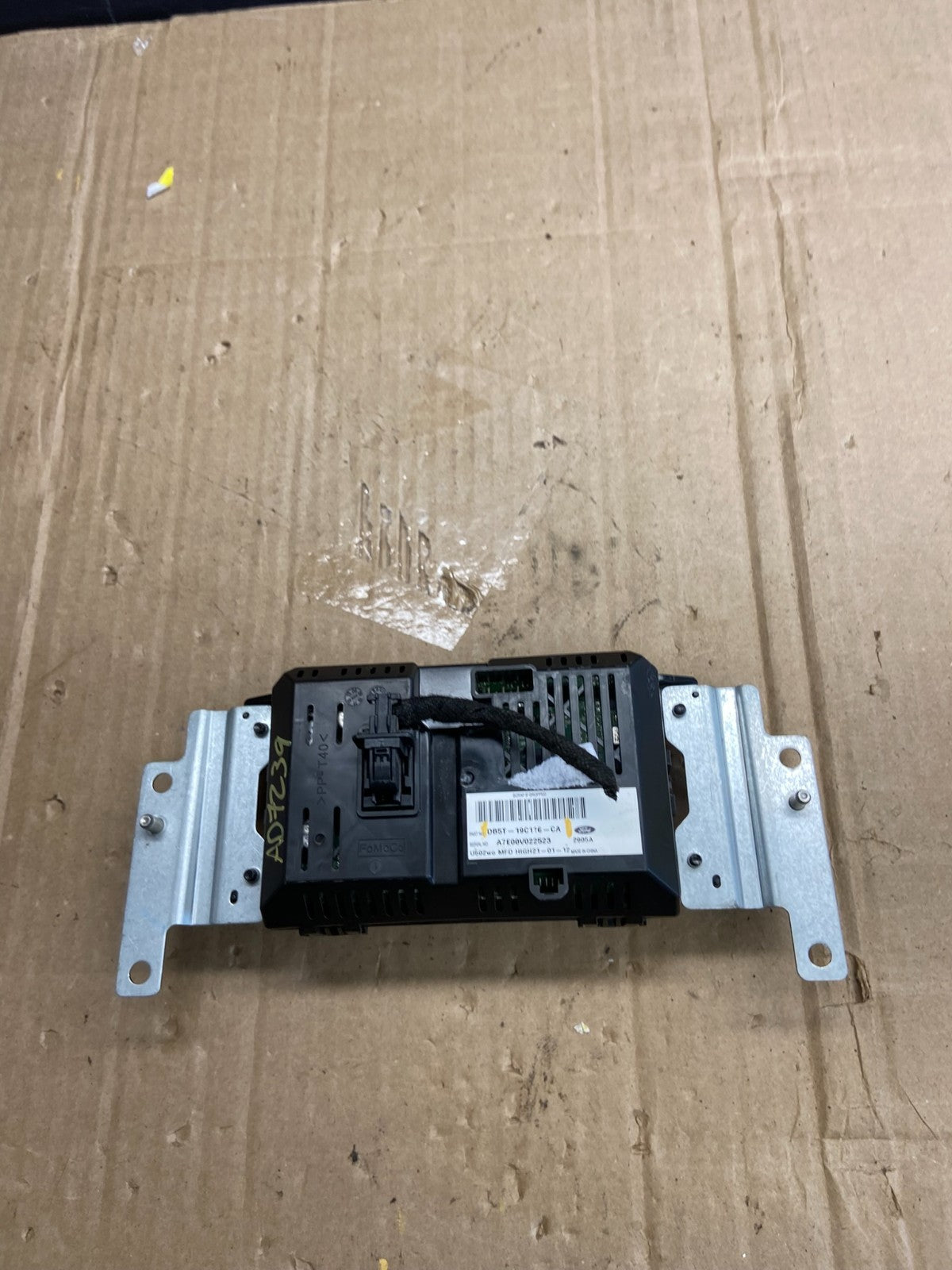 2012 to 2014 Ford Explorer Radio Information Display Screen AD7239 DG3