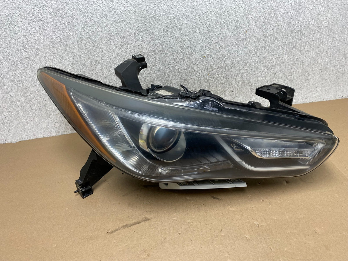 2016-2018 Infiniti QX60 Right Passenger Side Xenon Headlight AG3350 DG0